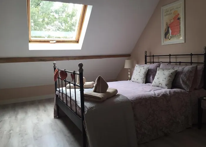 Du Chateau De La Motte Holiday home Joue-du-Plain