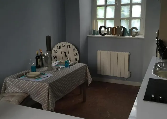 Du Chateau De La Motte Holiday home Joue-du-Plain